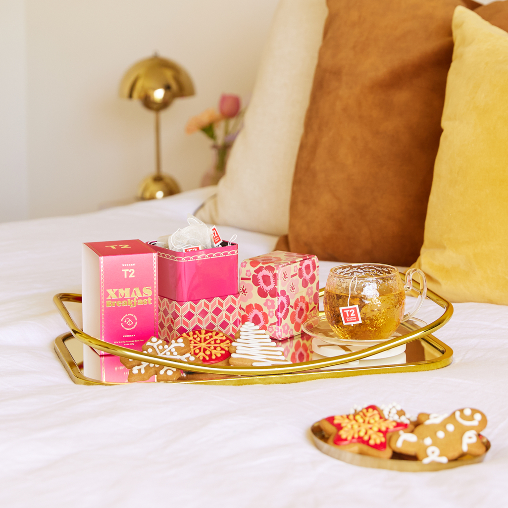 Christmas Breakfast Tea Bag Tin 25 pack image number 7