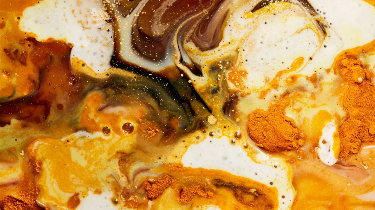 Milk blending with tea